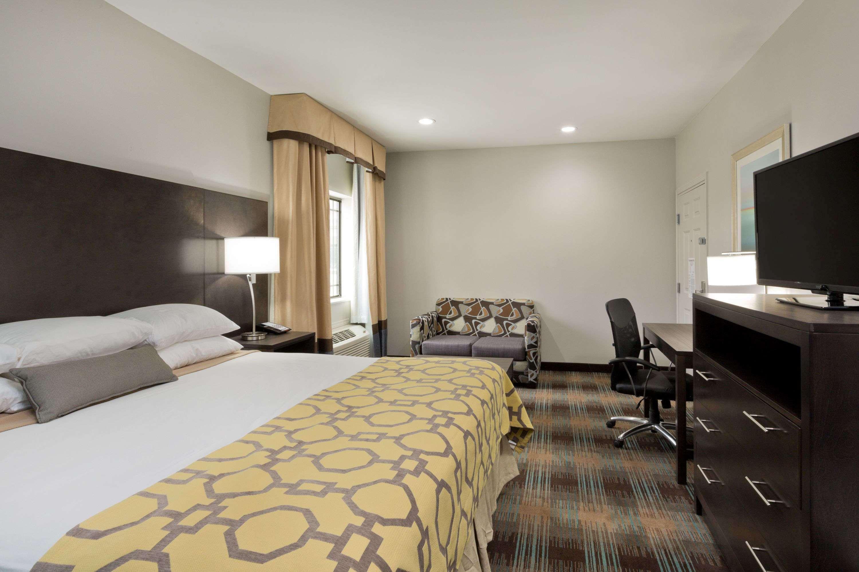 Baymont By Wyndham Bryan College Station Hotel Bagian luar foto