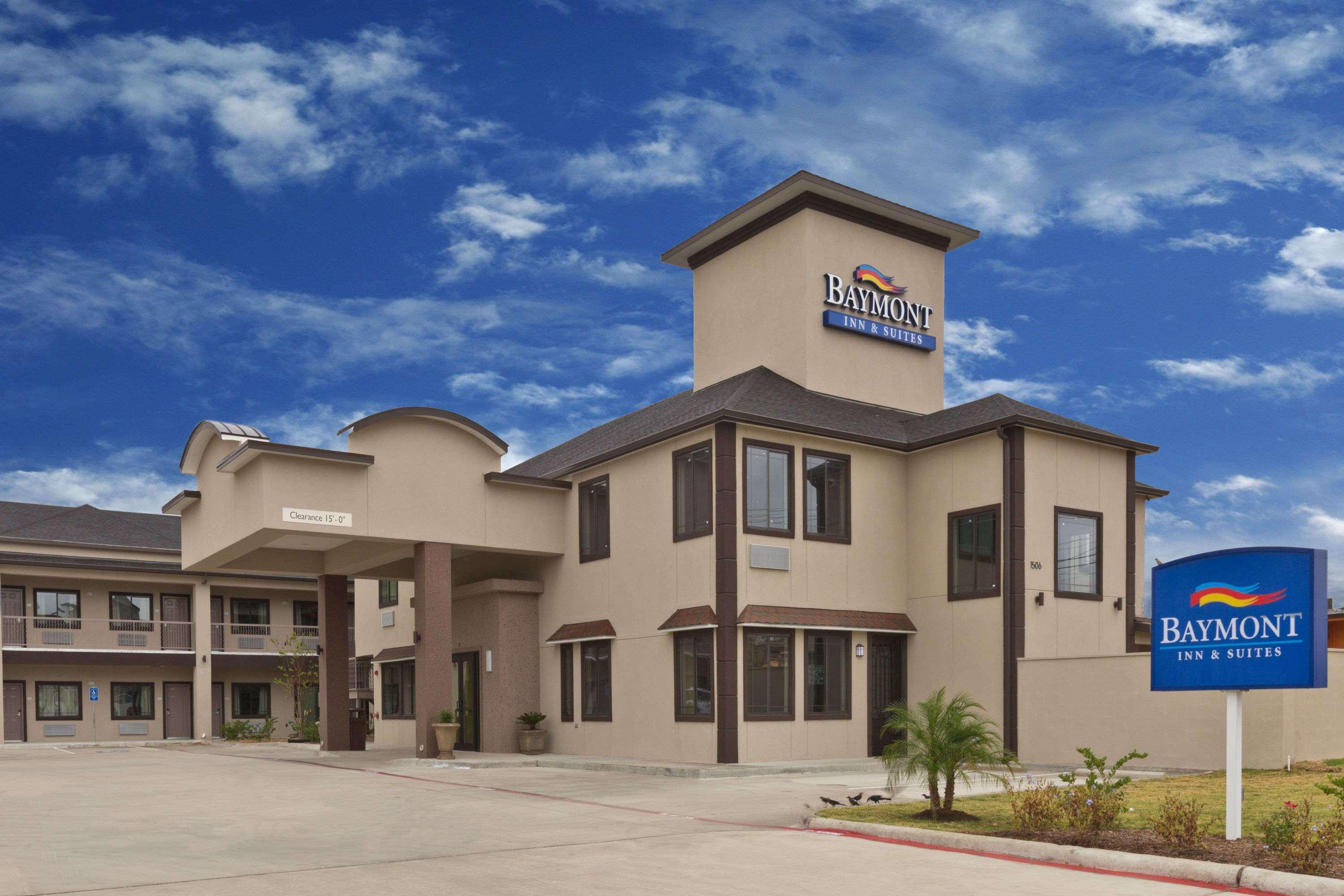 Baymont By Wyndham Bryan College Station Hotel Bagian luar foto